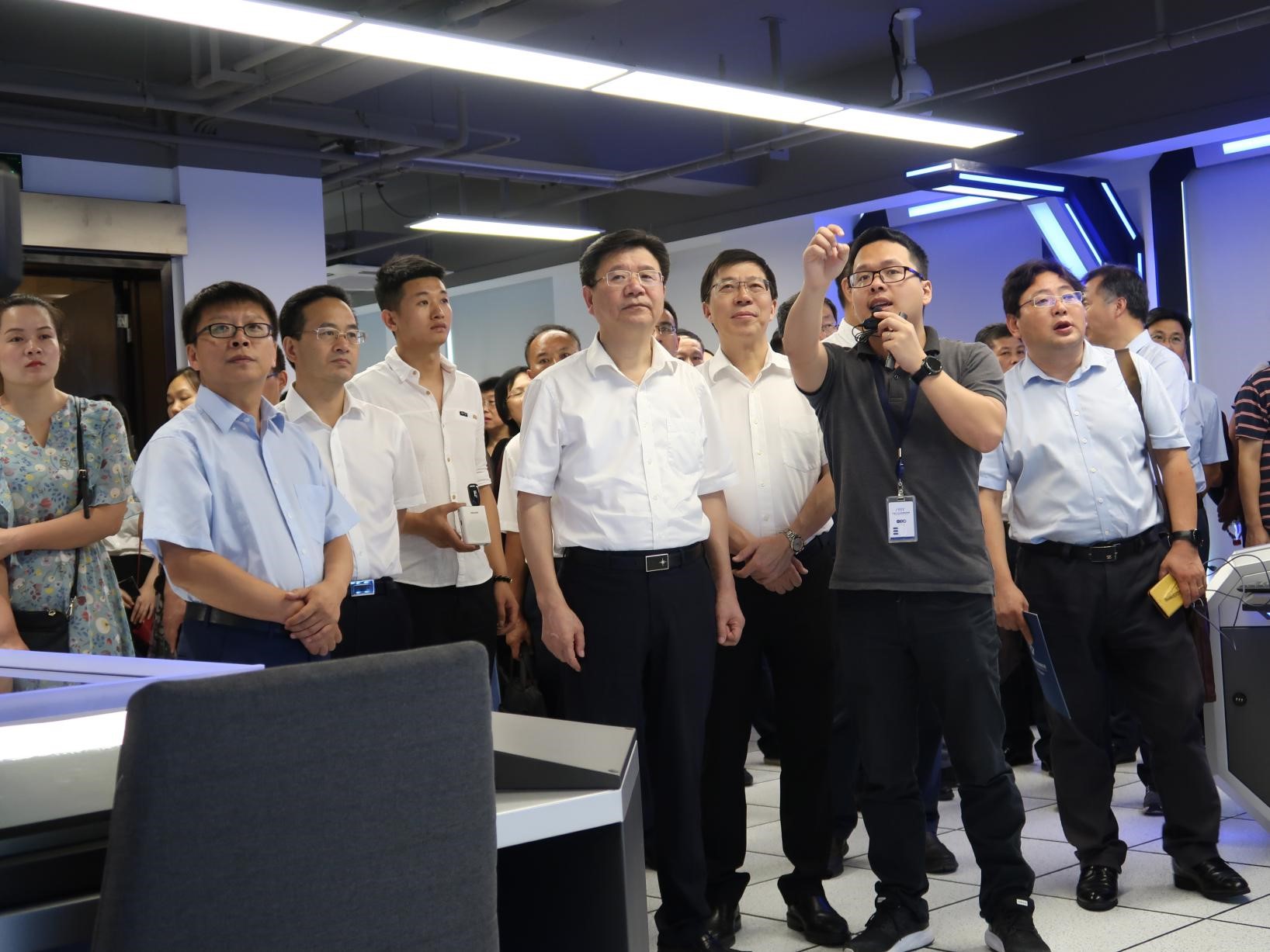 0823副市长考察4.jpg